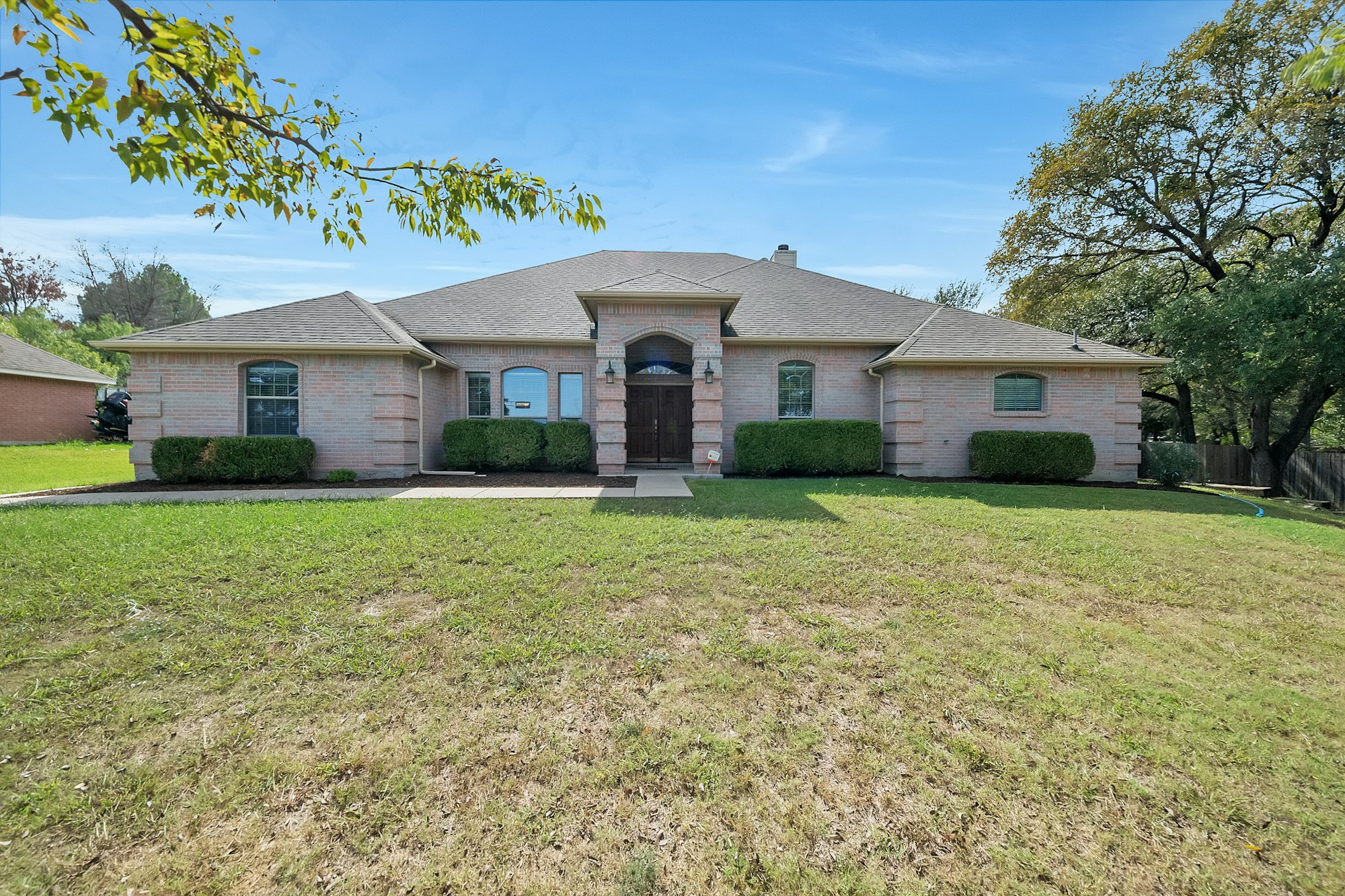 Photo 1 of 32 - 1105 NW Renfro St, Burleson, TX 76028
