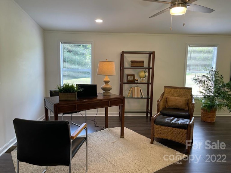 Photo 11 of 28 - 6036 Frazier Dr, Davidson, NC 28036