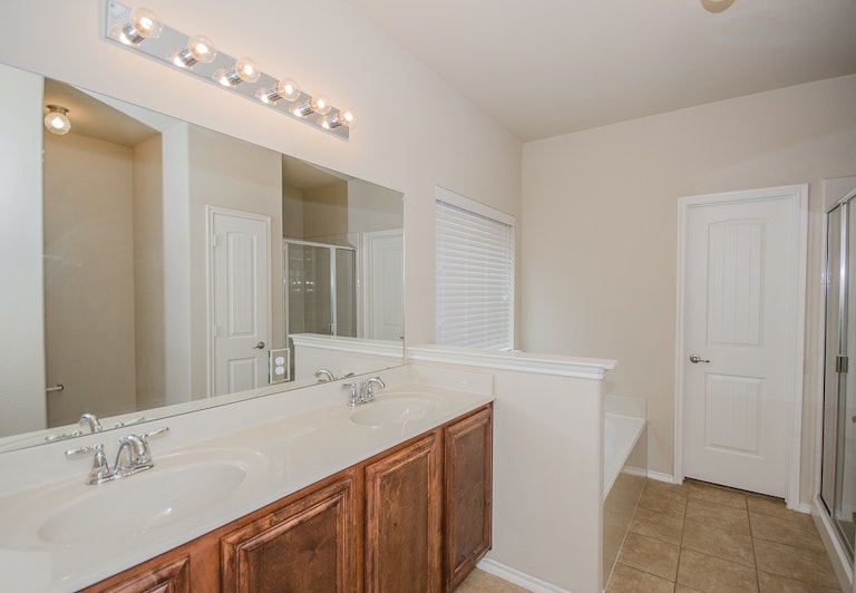Photo 20 of 44 - 9713 Mulligan Dr, McKinney, TX 75072