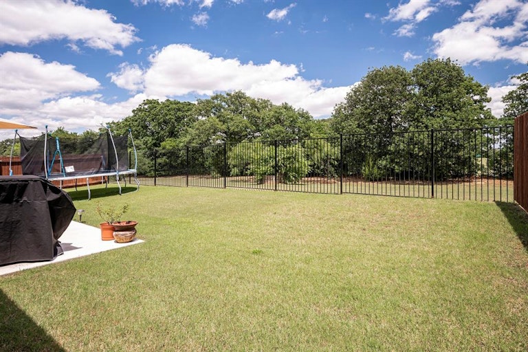 Photo 34 of 37 - 7819 Kettle Creek Dr, Arlington, TX 76001