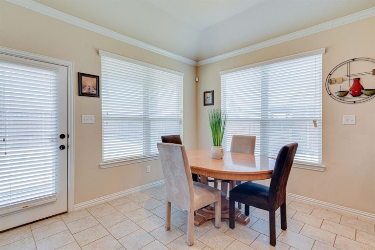 Photo 25 of 40 - 1508 Fallingwater Trl, Haslet, TX 76052