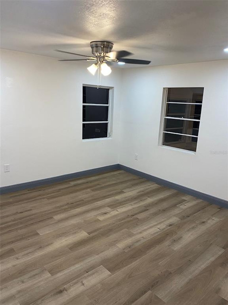 Photo 19 of 20 - 565 Pine St E, Mulberry, FL 33860
