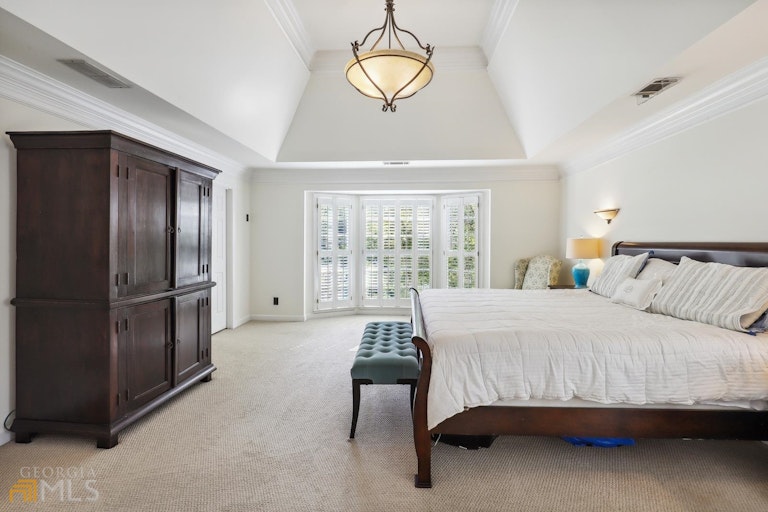 Photo 24 of 41 - 1005 Redstone Ln, Atlanta, GA 30338