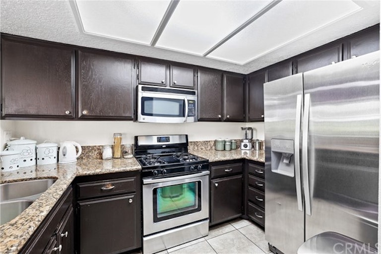 Photo 17 of 39 - 25631 Mont Pointe #7D, Lake Forest, CA 92630
