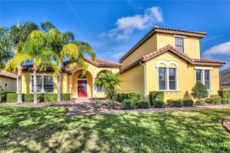 Photo 1 of 25 - 9520 San Fernando Ct, Howey In The Hills, FL 34737
