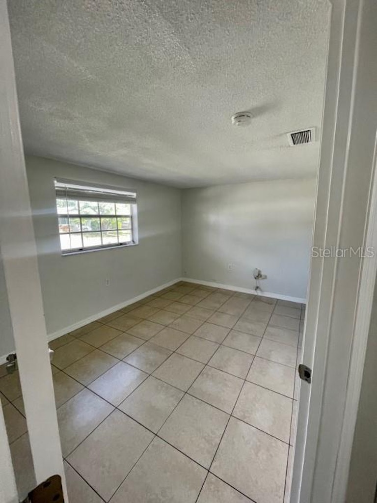 Photo 17 of 24 - 9020 Rainbow Ln, Port Richey, FL 34668