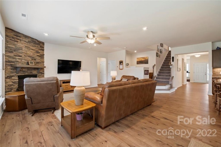 Photo 16 of 48 - 15003 Luna Dr, Charlotte, NC 28278