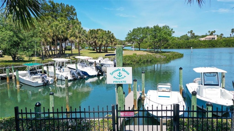 Photo 34 of 45 - 449 S Shore Dr, Osprey, FL 34229