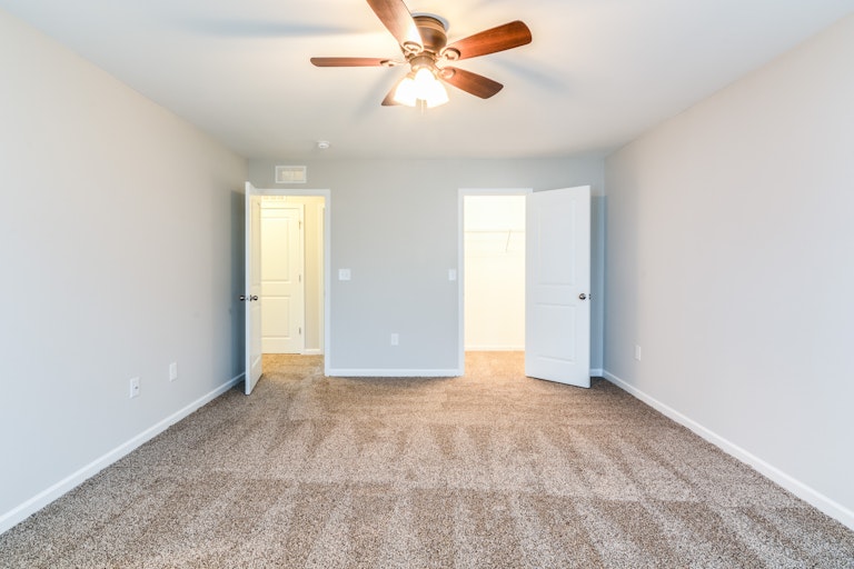 Photo 9 of 17 - 604 Lavenham Ln, Fuquay Varina, NC 27526