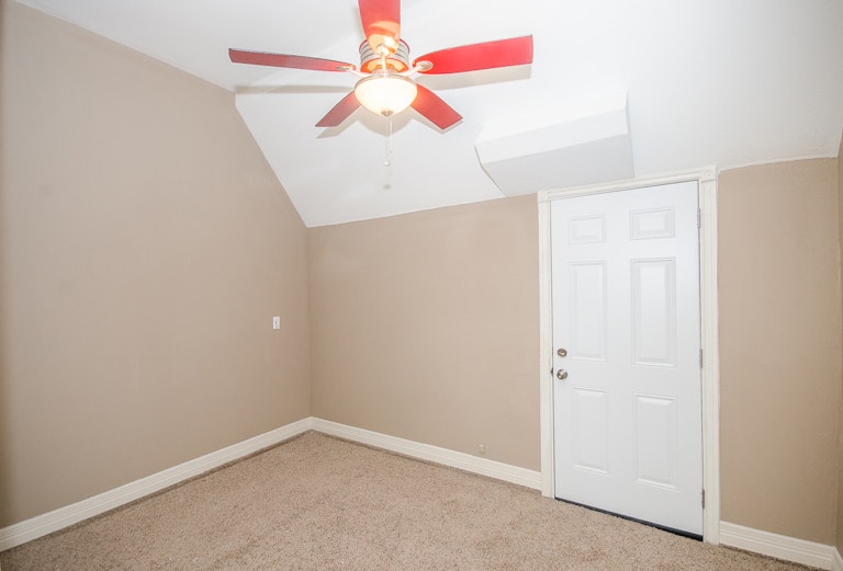 Photo 23 of 43 - 2206 Club Creek Cir, Garland, TX 75043