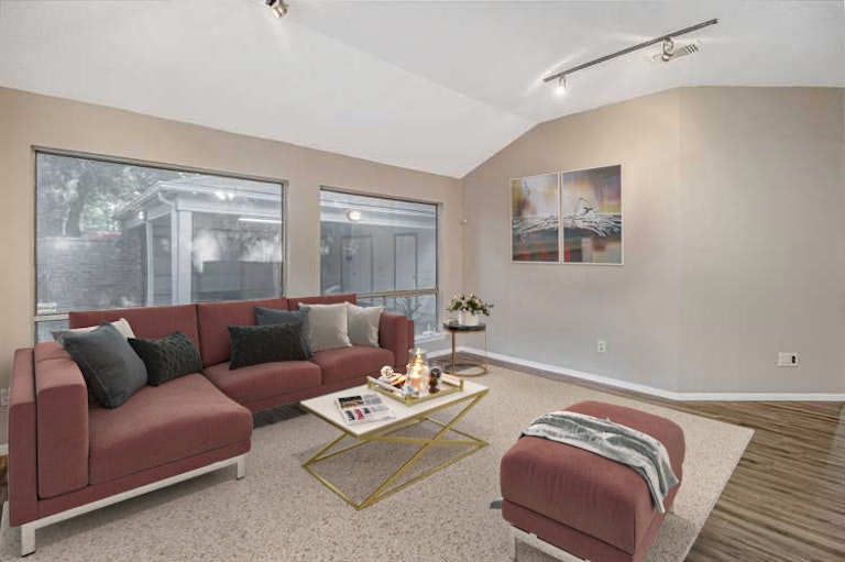 Photo 2 of 17 - 8914 Beau Monde Dr, Houston, TX 77099