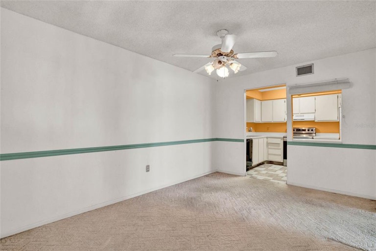 Photo 9 of 23 - 536 Orange Dr #26, Altamonte Springs, FL 32701