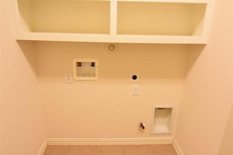 Photo 31 of 34 - 20010 Queens Oak Ct, Spring, TX 77379