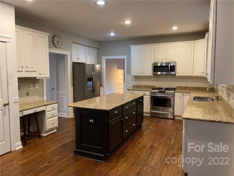 Photo 5 of 25 - 21400 John Pines Dr, Cornelius, NC 28031