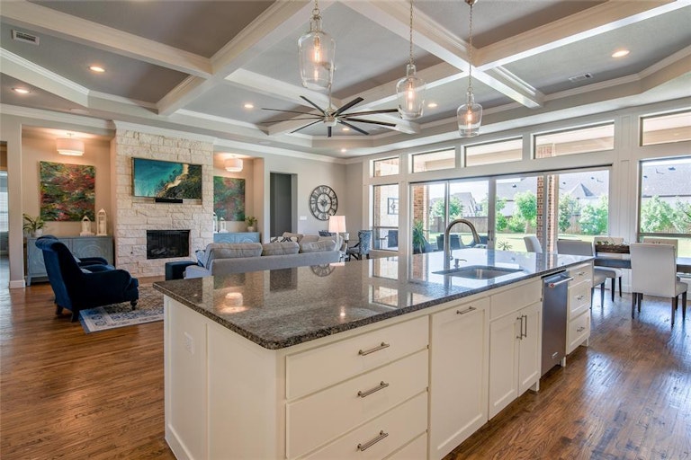 Photo 17 of 40 - 1032 Driscoll Pl, Keller, TX 76248