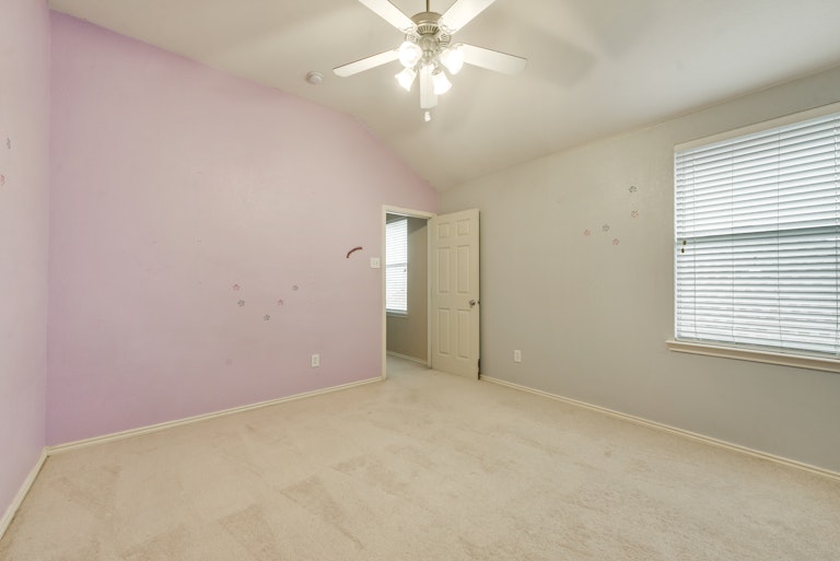 Photo 22 of 25 - 3700 Diamond Ranch Rd, Roanoke, TX 76262