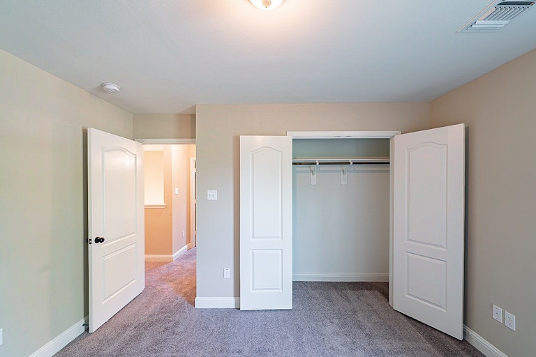 Photo 26 of 32 - 901 Grenshaw St, Houston, TX 77088