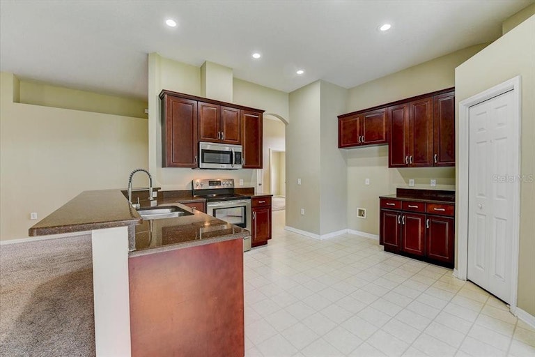 Photo 16 of 45 - 34510 Cliffcreek Ct, Wesley Chapel, FL 33545