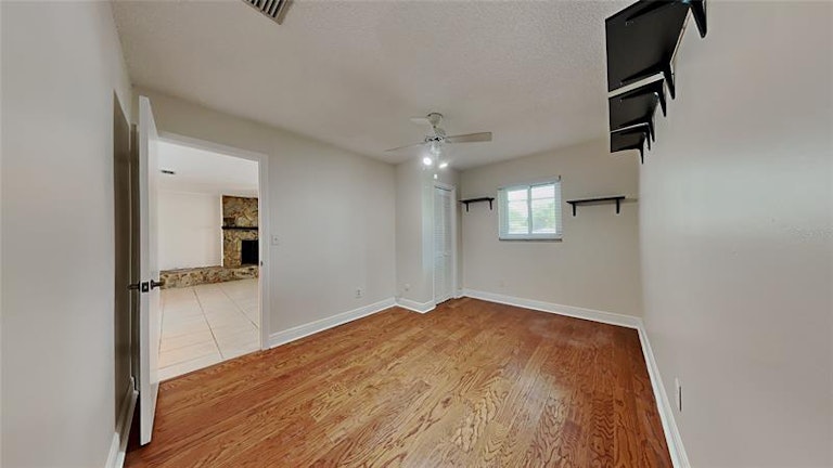 Photo 12 of 15 - 12291 70th St, Largo, FL 33773