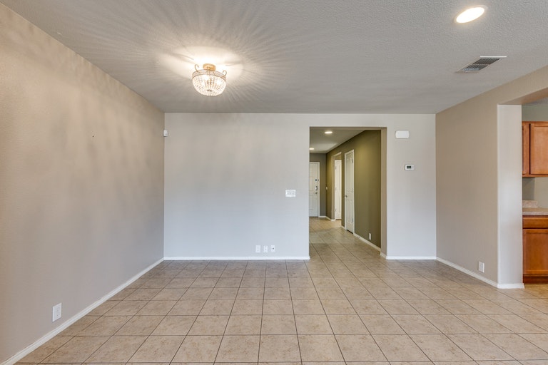 Photo 6 of 27 - 15832 Mirasol Dr, Fort Worth, TX 76177
