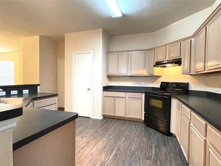 Photo 6 of 23 - 6328 Seal Cv, Fort Worth, TX 76179