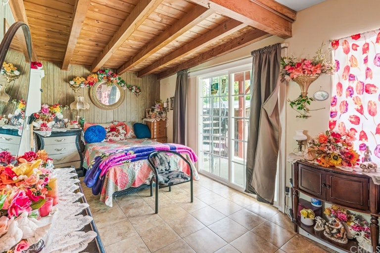 Photo 21 of 45 - 3005 Serrano Rd, San Bernardino, CA 92405
