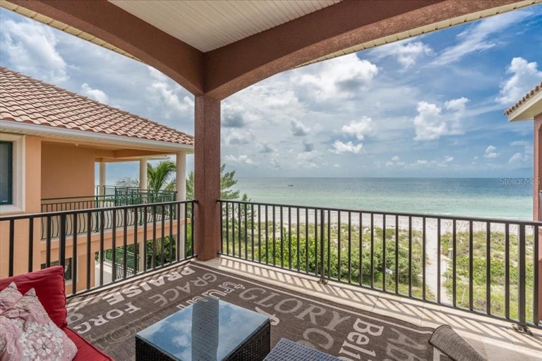 Photo 54 of 58 - 9548 W Gulf Blvd, Treasure Island, FL 33706