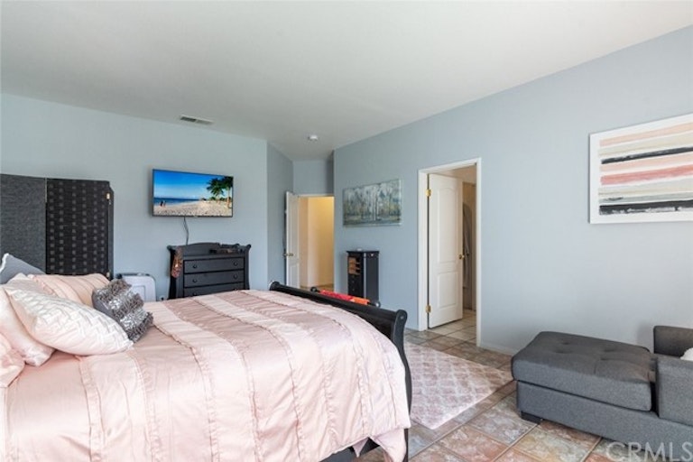 Photo 24 of 39 - 2077 Saint Emilion Ln, San Jacinto, CA 92583