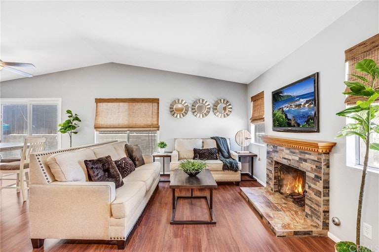 Photo 6 of 40 - 8388 Verbena Dr, Riverside, CA 92504