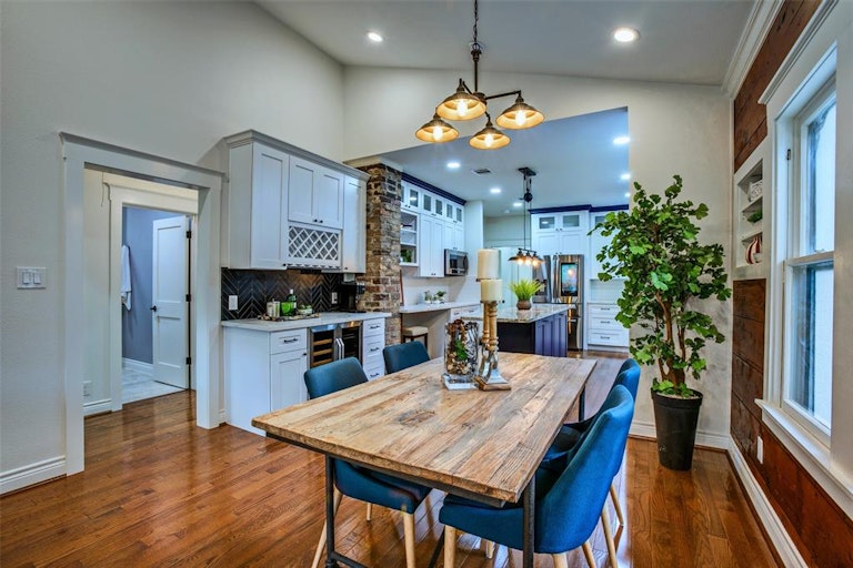 Photo 10 of 38 - 724 W Melwood St, Houston, TX 77009