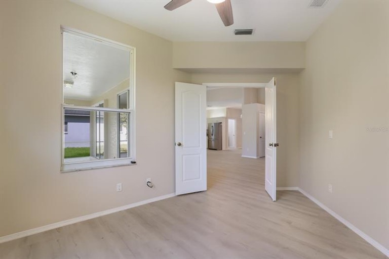 Photo 13 of 28 - 5706 Stone Pointe Dr, Sarasota, FL 34233