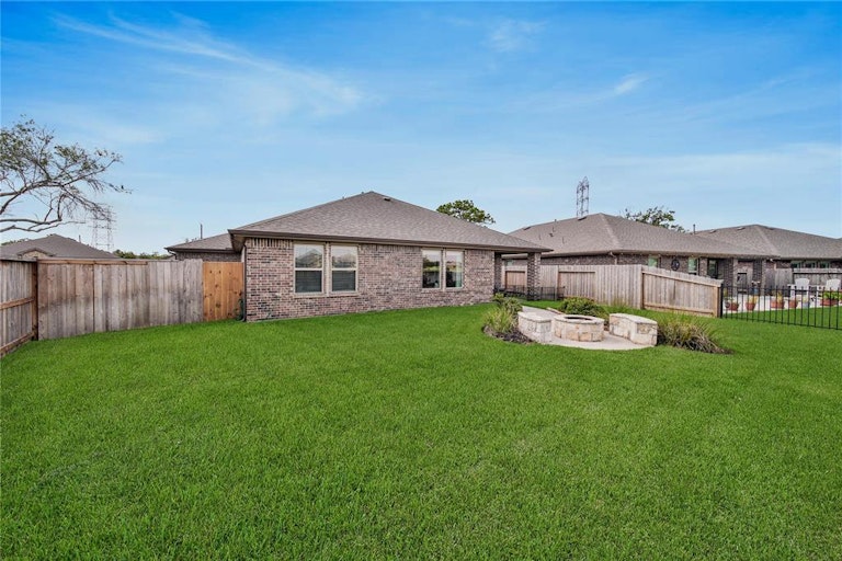 Photo 22 of 27 - 2810 Canadian Goose Ln, Baytown, TX 77521