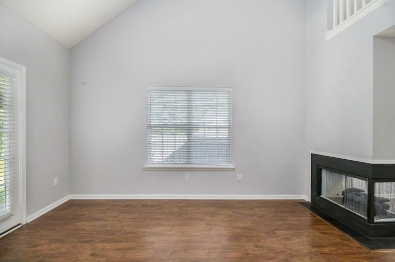 Photo 13 of 22 - 9720 Mattforest Cir, Charlotte, NC 28277