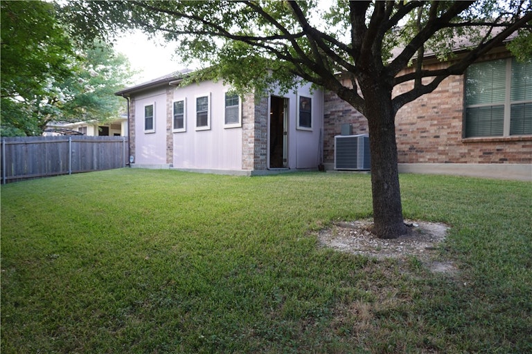 Photo 30 of 33 - 329 Island Oak Dr, Austin, TX 78748