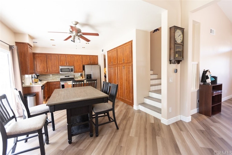Photo 9 of 25 - 1480 Cherrywood Cir, Corona, CA 92881