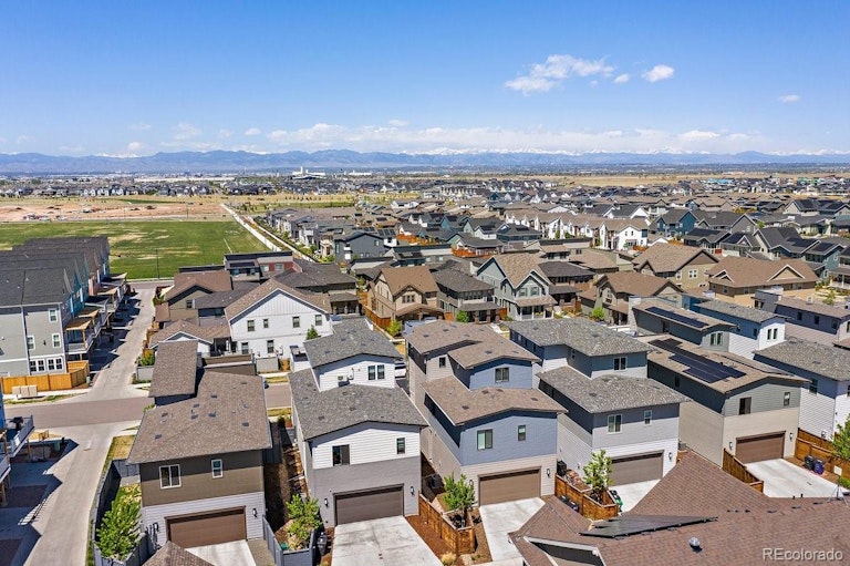 Photo 3 of 40 - 5830 Geneva St, Denver, CO 80238