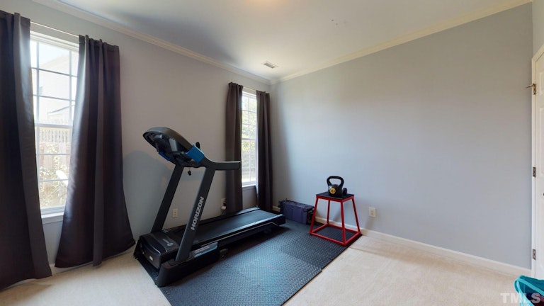 Photo 15 of 40 - 6209 Sparkling Brook Dr, Raleigh, NC 27616