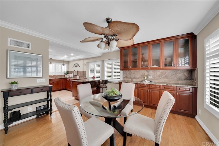 Photo 10 of 38 - 7876 Moonmist Cir, Huntington Beach, CA 92648