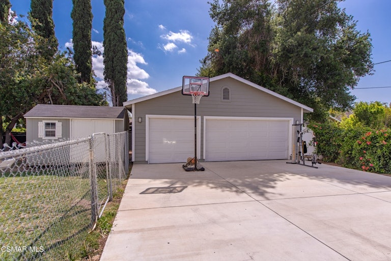 Photo 30 of 54 - 982 E Janss Rd, Thousand Oaks, CA 91360