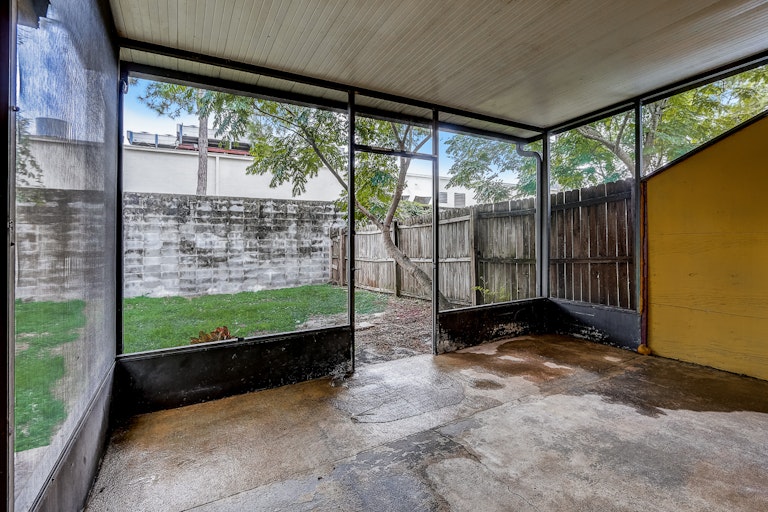 Photo 10 of 31 - 11228 Shady Glen Dr, Jacksonville, FL 32257