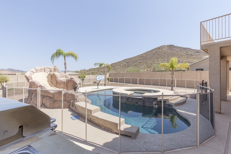 Photo 3 of 28 - 1922 W Morning Vista Ln, Phoenix, AZ 85085