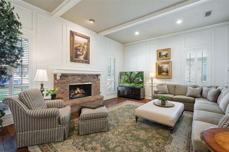 Photo 10 of 40 - 7336 Williamswood Dr, Dallas, TX 75252