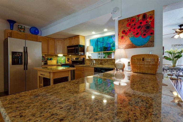 Photo 14 of 25 - 14010 80th Ave, Seminole, FL 33776