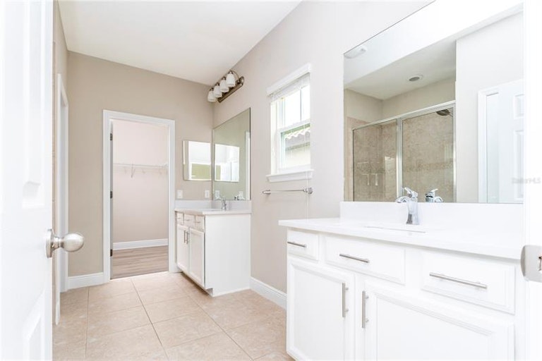 Photo 33 of 65 - 9313 Mira Valle Ln, Winter Garden, FL 34787