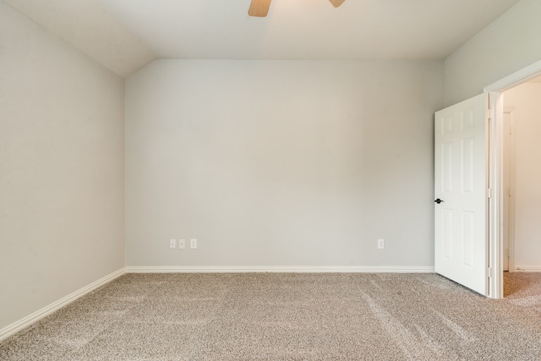 Photo 29 of 32 - 530 Lauren Ct, Keller, TX 76248
