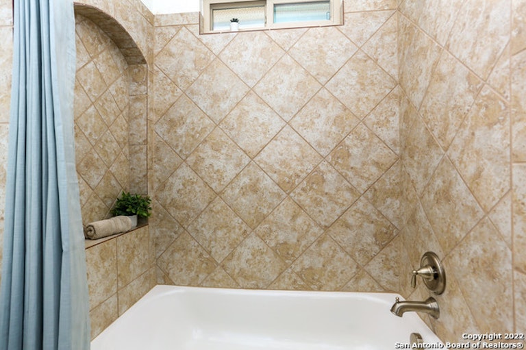 Photo 17 of 27 - 8847 Kallison Arbor, San Antonio, TX 78254