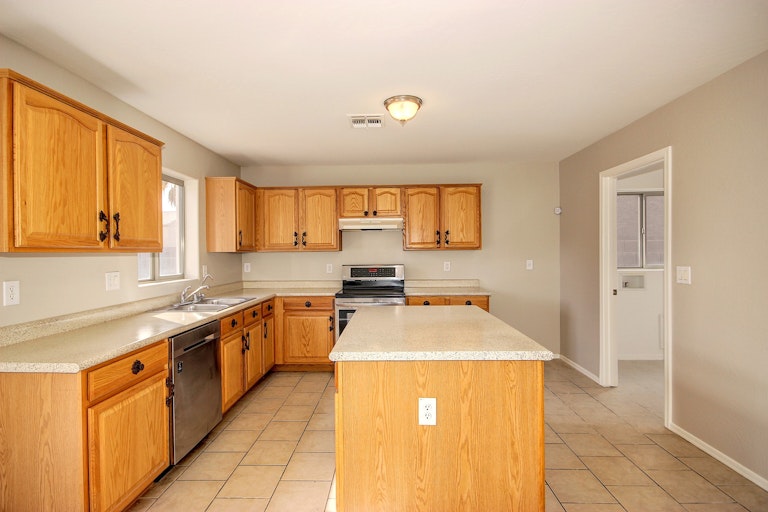 Photo 10 of 28 - 447 E Maddison St, San Tan Valley, AZ 85140