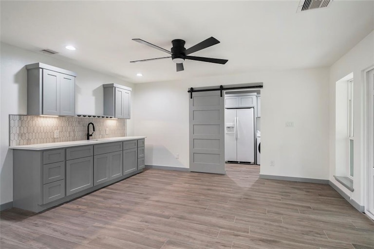 Photo 7 of 31 - 5402 Enchanted Mist Dr, Humble, TX 77346
