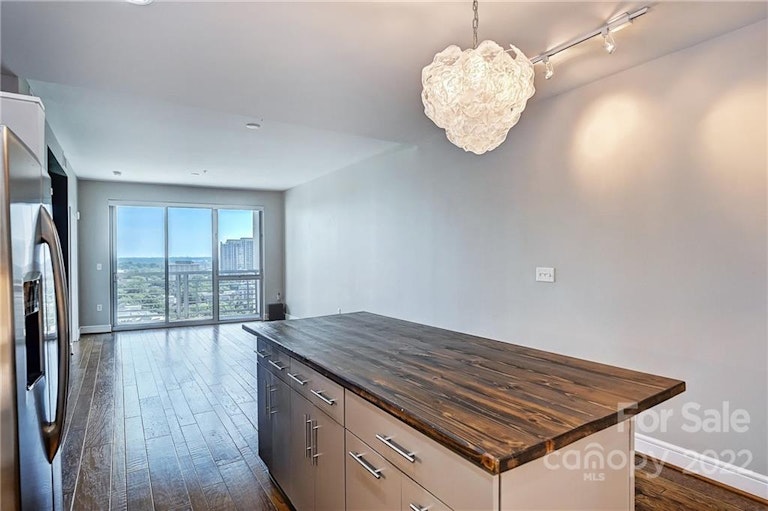Photo 16 of 48 - 333 W Trade St #1501, Charlotte, NC 28202