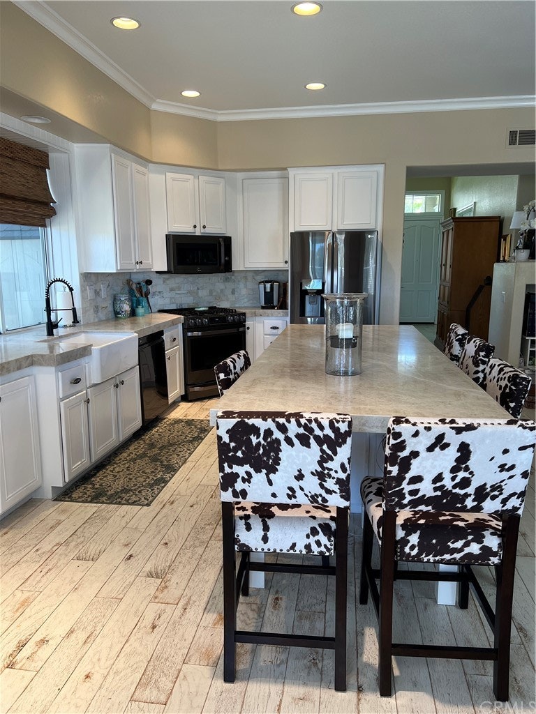Photo 4 of 20 - 21401 Silvertree Ln, Trabuco Canyon, CA 92679